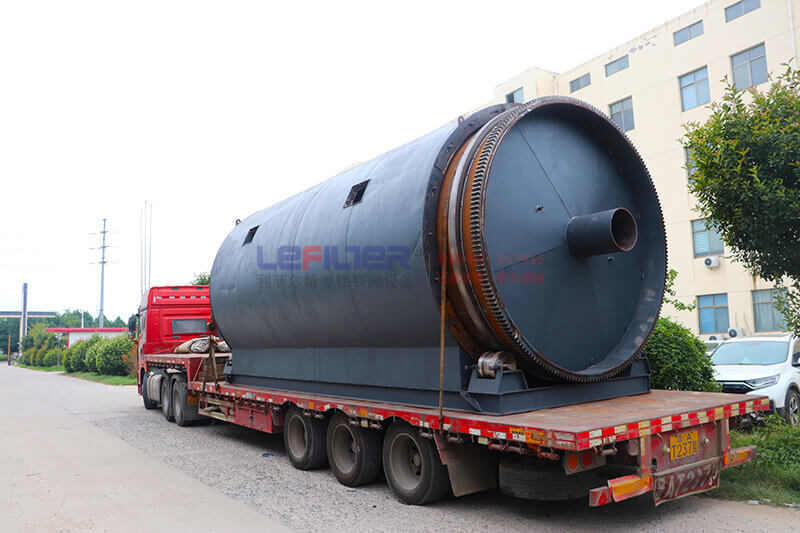 利菲爾特廢輪胎裂解設備裝車發貨 利菲爾特廢輪胎裂解設備裝車發貨